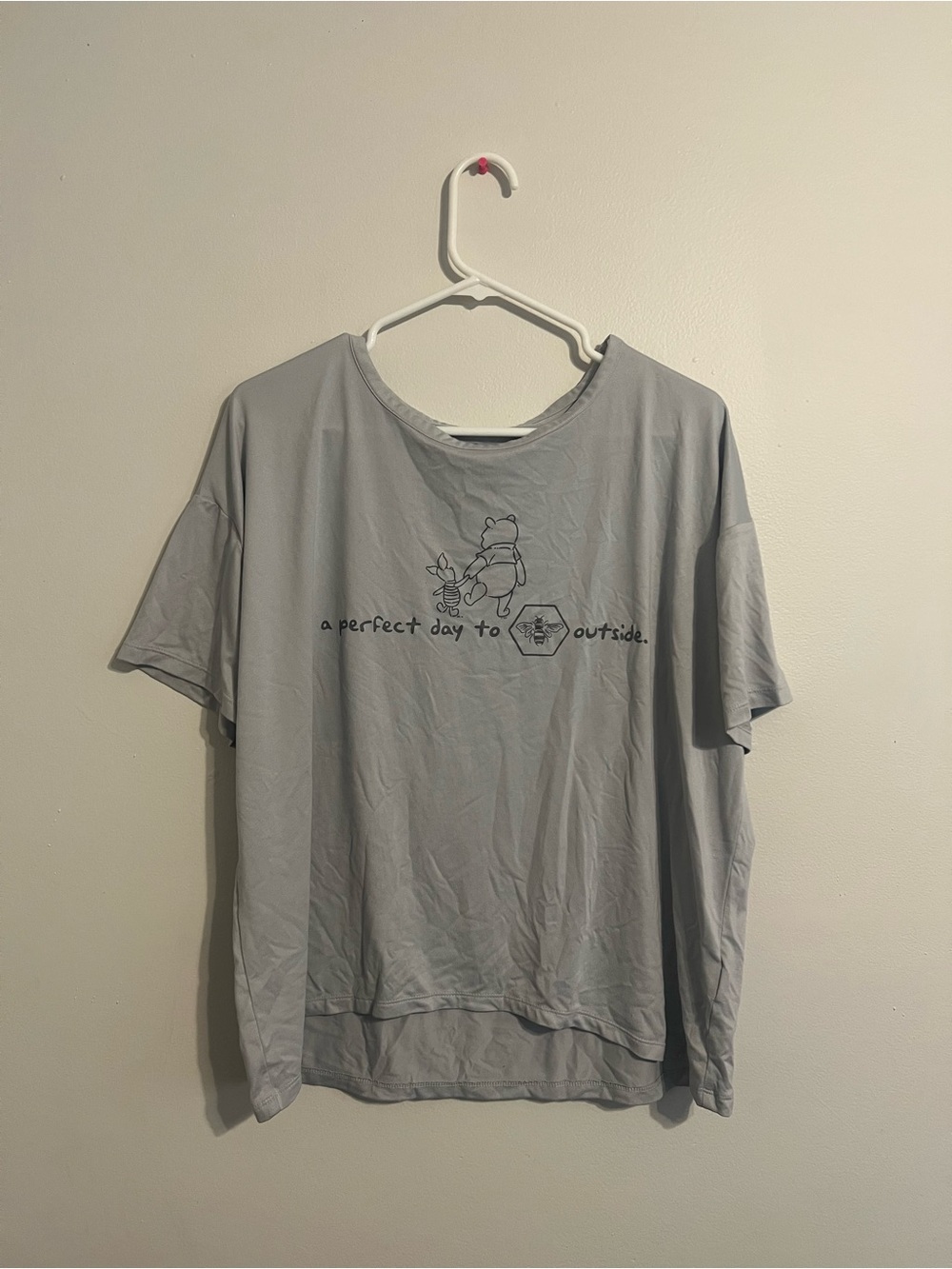 Disney Women’s T-Shirt Winnie The Pooh Size Medium Gray Short Sleeve Soft Sleep